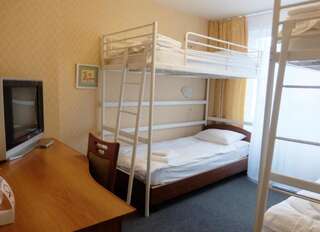 Гостиница Двина Архангельск Кровать в общем номере для женщин с 4 кроватями-3