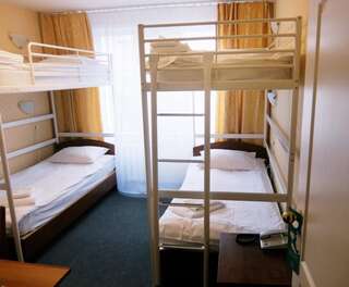 Гостиница Двина Архангельск Кровать в общем номере для мужчин с 4 кроватями-2